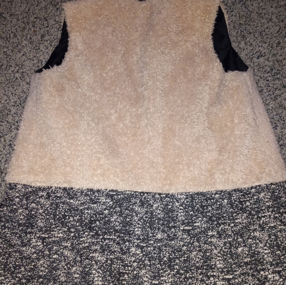 Vest - Picture 5 of 7